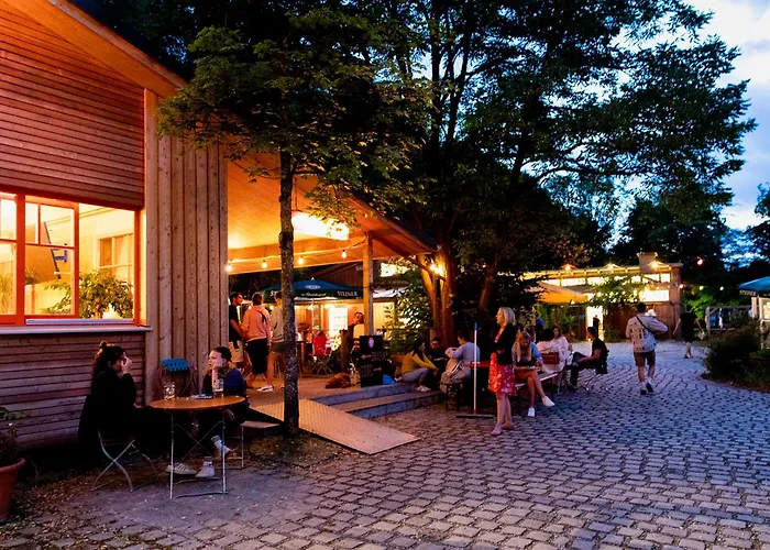 Tent - Youth Only - Buchung Leider Nur Bis 30 Jahre Moeglich!Hostel